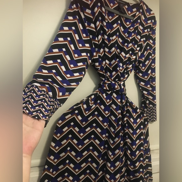 Dress Luxury Pattern Size Extra Large - Picture 5 of 9